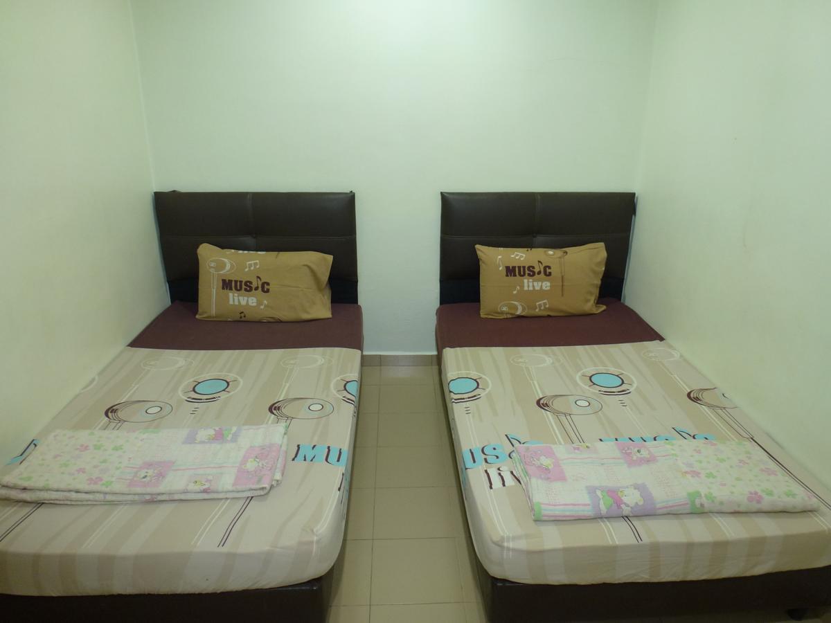 Batu Berendam Inn Kampong Sungai Putat Экстерьер фото