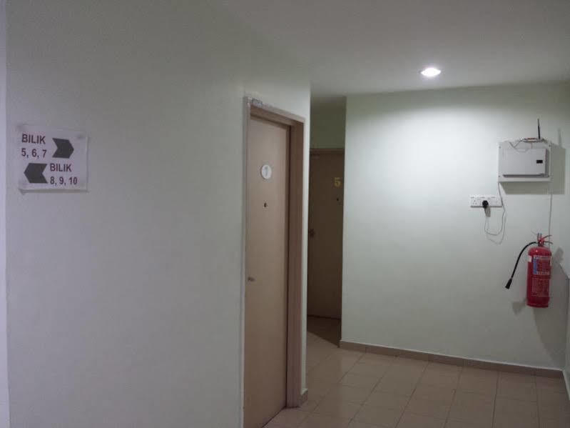 Batu Berendam Inn Kampong Sungai Putat Экстерьер фото