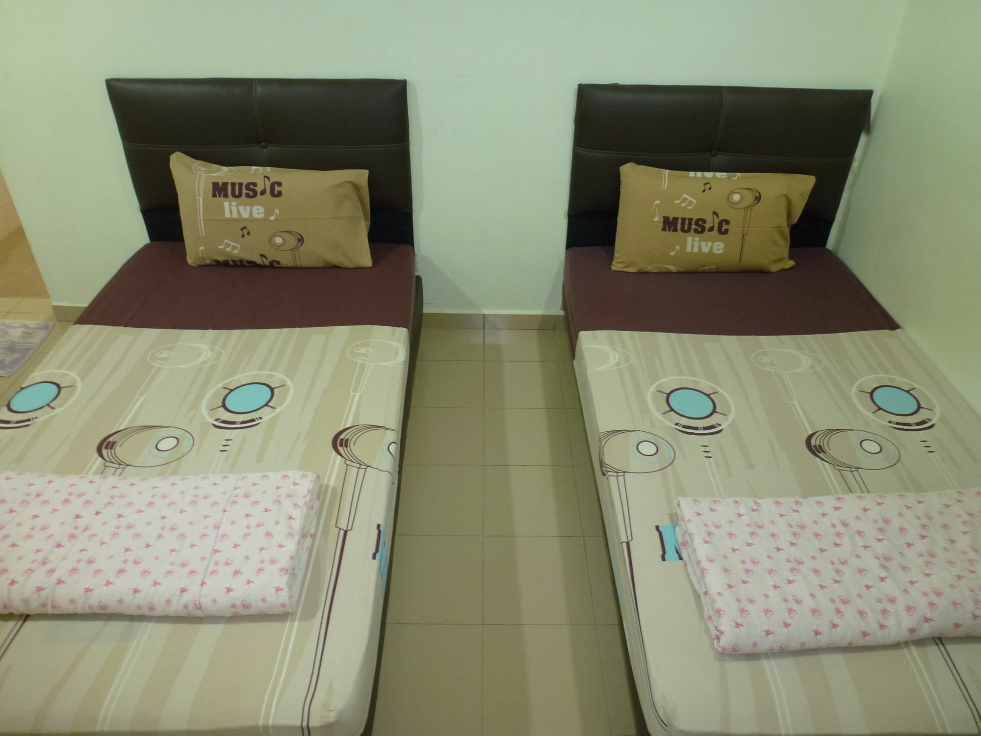 Batu Berendam Inn Kampong Sungai Putat Экстерьер фото